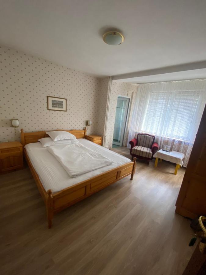 Family Hotel Zdravets Sofia Exterior photo