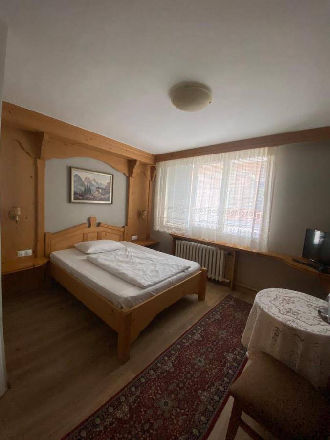 Family Hotel Zdravets Sofia Room photo